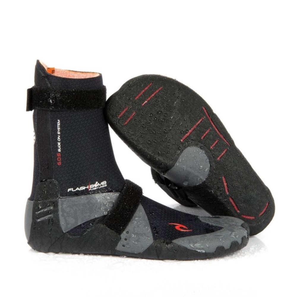 Flashbomb 7MM round toe surf booties. NWOT